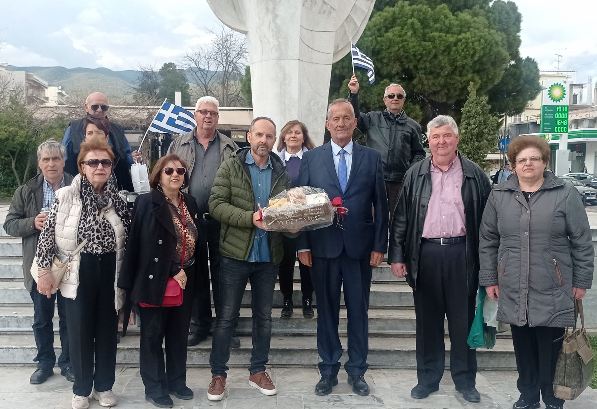 Συνάντηση του Συλλόγου Θεσσαλών με μέλη του Συνδέσμου Πελοποννησίων Λάρισας